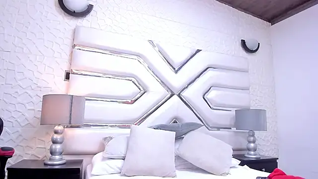 Snapshot of MalorySweet chatting on January 2, 12:13 pm MalorySweet online show from January 2, 12:13 pm