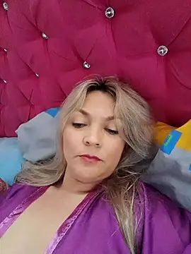 Snapshot of MalorySweet chatting on February 9, 3:23 pm MalorySweet online show from February 9, 3:23 pm