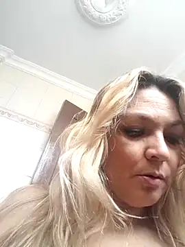 Snapshot of MalorySweet chatting on March 14, 6:18 pm MalorySweet online show from March 14, 6:18 pm