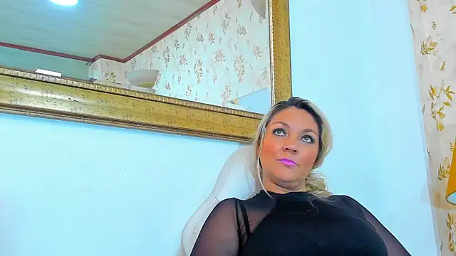 Snapshot of MalorySweet chatting on September 18, 11:56 am MalorySweet online show from September 18, 11:56 am