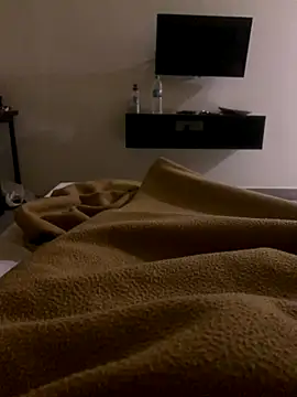 Snapshot of desiduzz21 chatting on December 4, 11:35 pm desiduzz21 online show from December 4, 11:35 pm