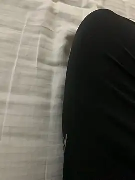 Snapshot of desiduzz21 chatting on December 16, 7:32 pm desiduzz21 online show from December 16, 7:32 pm