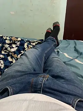 Snapshot of desiduzz21 chatting on January 3, 3:12 pm desiduzz21 online show from January 3, 3:12 pm