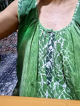 Snapshot of Melody_Shyla chatting on October 25, 9:42 pm Melody Shyla online show from October 25, 9:42 pm