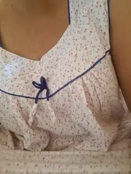 Snapshot of Melody_Shyla chatting on November 4, 5:06 am Melody Shyla online show from November 4, 5:06 am