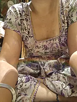 Snapshot of Melody_Shyla chatting on November 21, 11:03 pm Melody Shyla online show from November 21, 11:03 pm