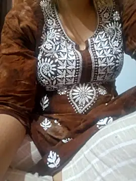 Snapshot of Melody_Shyla chatting on December 1, 12:15 am Melody Shyla online show from December 1, 12:15 am