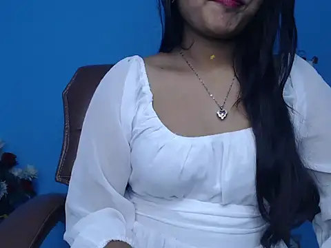 Wish Queen online show from November 18, 1:04 pm