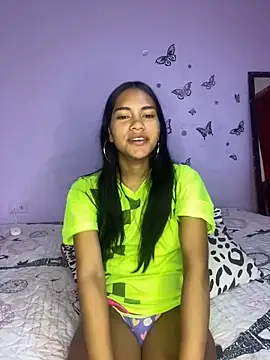 Snapshot of valeriah_7 chatting on December 1, 6:08 pm valeriah 7 online show from December 1, 6:08 pm