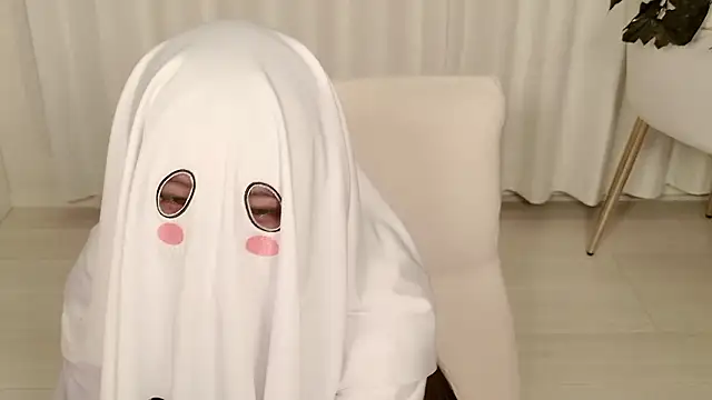 Snapshot of yuki_room chatting on October 31, 1:01 pm yuki room online show from October 31, 1:01 pm