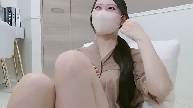 Snapshot of yuki_room chatting on March 2, 12:23 pm yuki room online show from March 2, 12:23 pm