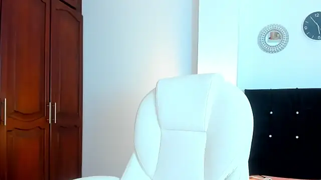 kathyajhonss online show from July 13, 10:56 pm