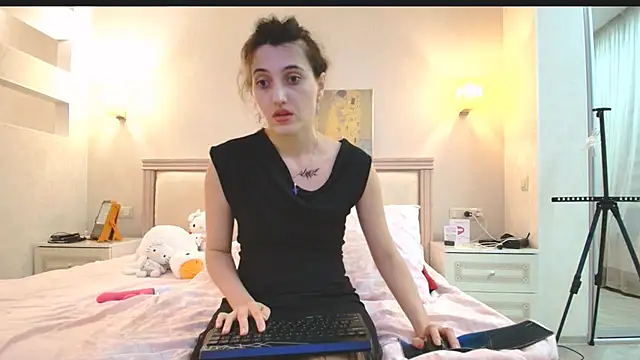 Snapshot of Iren chatting on December 18, 11:00 pm Iren online show from December 18, 11:00 pm