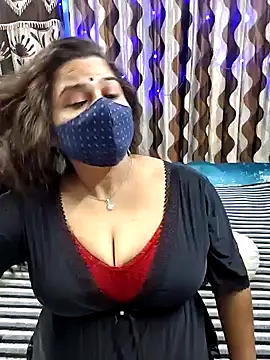 Snapshot of AzadPanchi2024 chatting on January 3, 9:15 am AzadPanchi2024 online show from January 3, 9:15 am