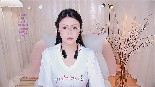 Daisy7 11 online show from April 3, 2:37 pm