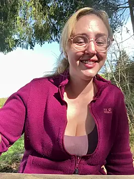 SherryOutdoor1 online show from April 17, 8:28 am