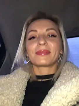 Diamond Bunny  online show from January 18, 1:51 pm