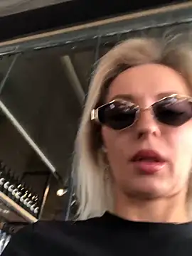 Diamond Bunny  online show from March 18, 11:19 am