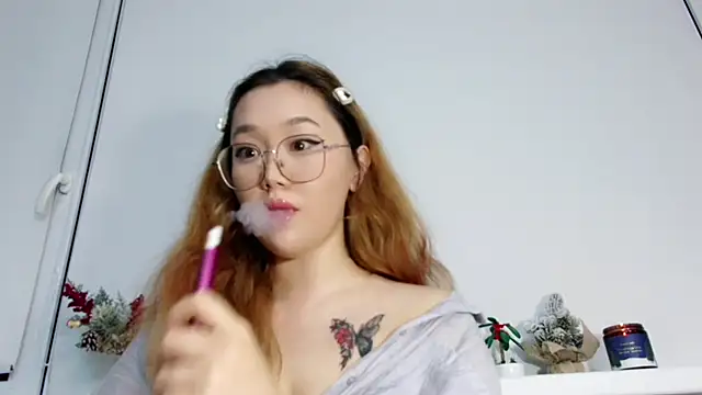 Snapshot of Jennatyan chatting on November 25, 3:45 pm Jennatyan online show from November 25, 3:45 pm