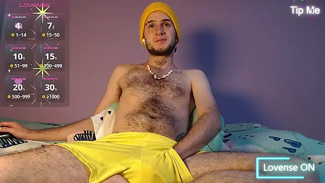 Snapshot of Dante_Bear_ chatting on October 11, 9:24 pm Dante Bear online show from October 11, 9:24 pm