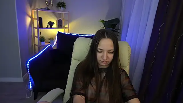 Snapshot of ElysLunar chatting on February 1, 2:37 am ElysLunar online show from February 1, 2:37 am