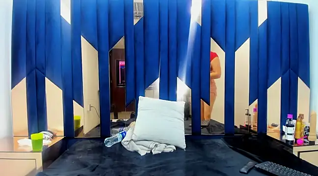 Criistaal  online show from December 30, 3:25 am