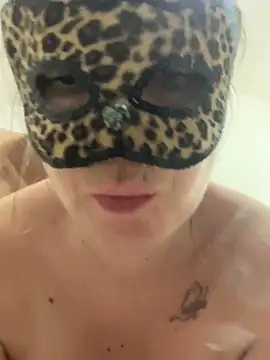 Snapshot of Lyannabuena69 chatting on February 9, 4:36 am Lyannabuena69 online show from February 9, 4:36 am