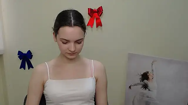  SusieSu  online show from February 9, 10:20 am