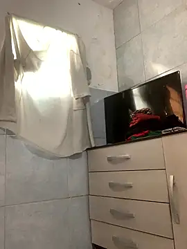 Snapshot of Gabrielleof chatting on January 9, 12:19 pm Gabrielleof online show from January 9, 12:19 pm