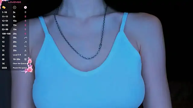 Snapshot of EvaBradley chatting on December 18, 3:55 pm EvaBradley online show from December 18, 3:55 pm