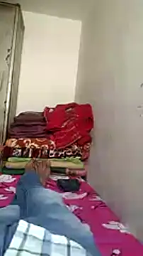 GO LALA online show from December 21, 6:30 am