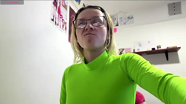 Cloe five online show from February 4, 3:18 pm