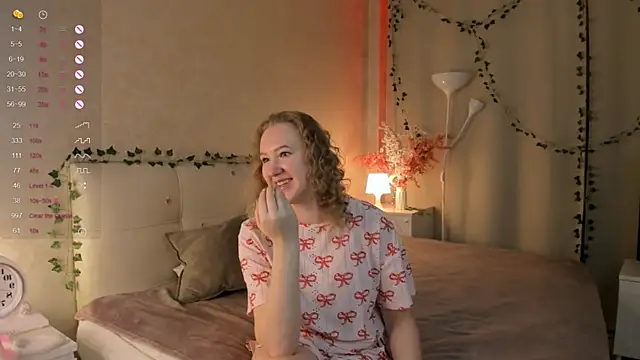 Snapshot of RexanneBlincoe chatting on December 9, 1:07 am RexanneBlincoe online show from December 9, 1:07 am