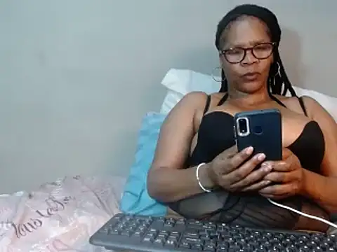 BustyMelonssXXXX online show from February 13, 7:52 pm