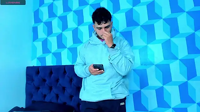 Snapshot of jeisonstark chatting on February 14, 5:57 pm jeisonstark online show from February 14, 5:57 pm