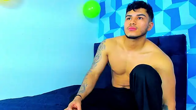 Snapshot of jeisonstark chatting on February 27, 5:36 pm jeisonstark online show from February 27, 5:36 pm