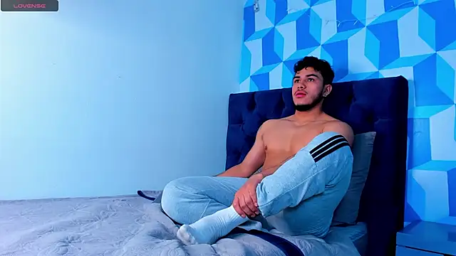 Snapshot of jeisonstark chatting on March 6, 5:43 pm jeisonstark online show from March 6, 5:43 pm