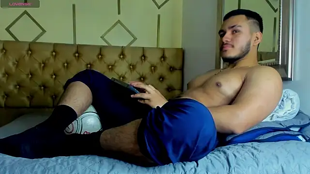 Snapshot of jeisonstark chatting on September 15, 7:14 pm jeisonstark online show from September 15, 7:14 pm