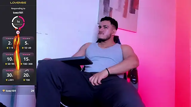 Snapshot of jeisonstark chatting on October 20, 12:38 pm jeisonstark online show from October 20, 12:38 pm