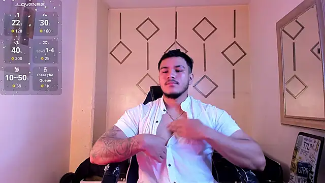 Snapshot of jeisonstark chatting on November 15, 11:51 am jeisonstark online show from November 15, 11:51 am