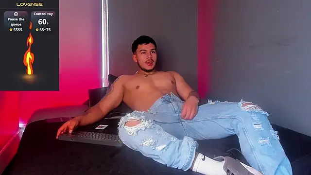 Snapshot of jeisonstark chatting on November 21, 12:15 pm jeisonstark online show from November 21, 12:15 pm