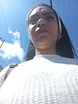 Snapshot of Sara-77 chatting on January 23, 6:35 pm Sara-77 online show from January 23, 6:35 pm