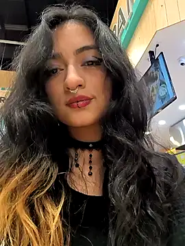 Lila Desiree online show from January 28, 1:50 am