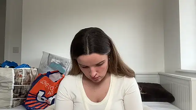 maisiesmithx online show from April 10, 1:38 pm