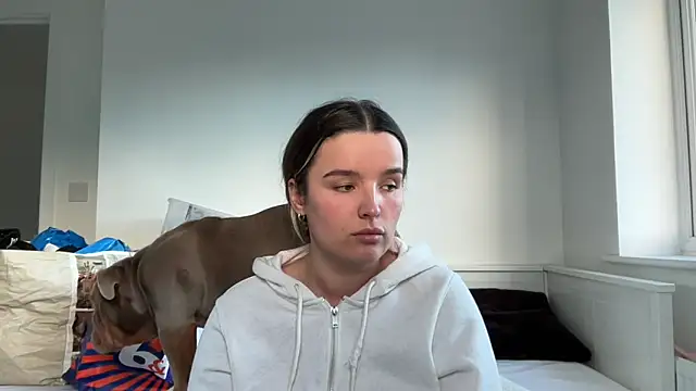 maisiesmithx online show from April 12, 5:40 pm