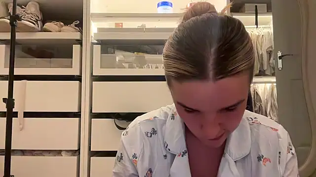 Snapshot of maisiesmithx chatting on June 6, 9:30 pm maisiesmithx online show from June 6, 9:30 pm