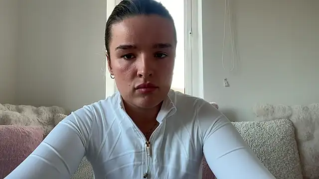 Snapshot of maisiesmithx chatting on July 2, 7:09 pm maisiesmithx online show from July 2, 7:09 pm