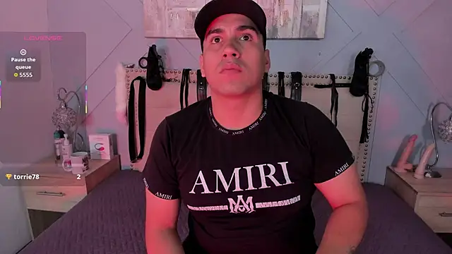 Snapshot of Vale_n_Matt chatting on September 23, 3:20 am Vale n Matt online show from September 23, 3:20 am