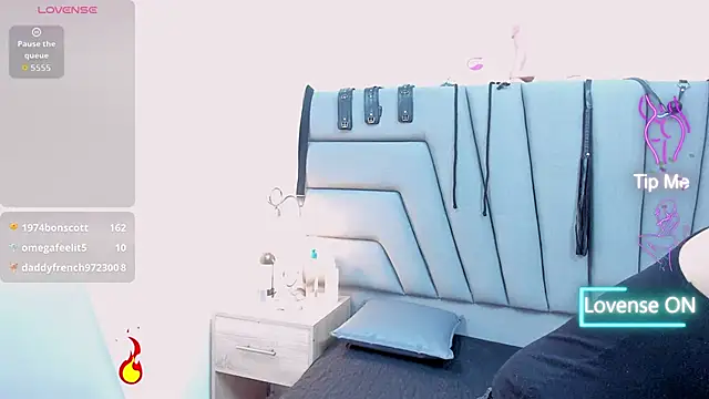 Snapshot of Vale_n_Matt chatting on October 9, 3:15 am Vale n Matt online show from October 9, 3:15 am