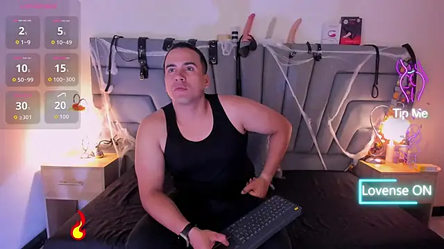 Snapshot of Vale_n_Matt chatting on November 7, 3:28 am Vale n Matt online show from November 7, 3:28 am